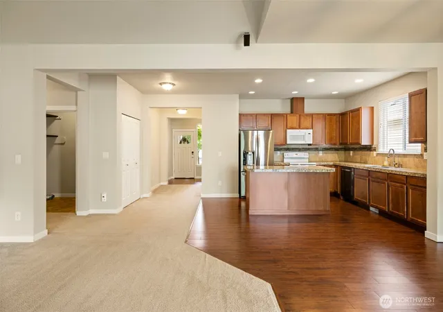 Photo 3 of Single family home for sale at 518 Grass Lake St Ct NW, Olympia, WA 98502 | MLS# NWM2541486 | Listing updated on 2026-10-01