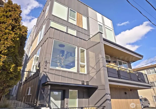 Photo 2 of Single family home for sale at 408 Aloha St, Seattle, WA 98109 | MLS# NWM2541580 | Listing updated on 2026-09-25