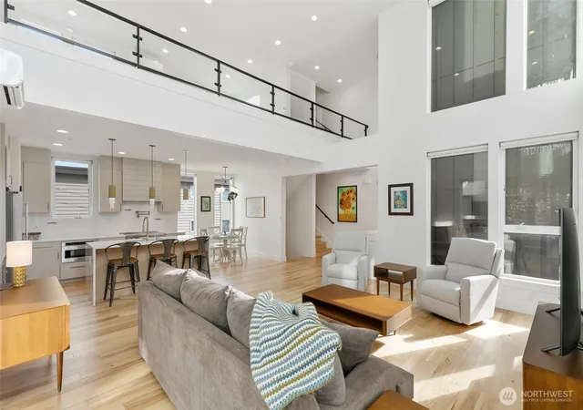 Photo 4 of Condo for sale at 408 Aloha St, Seattle, WA 98109 | MLS# NWM2541580 | Listing updated on 2026-09-25