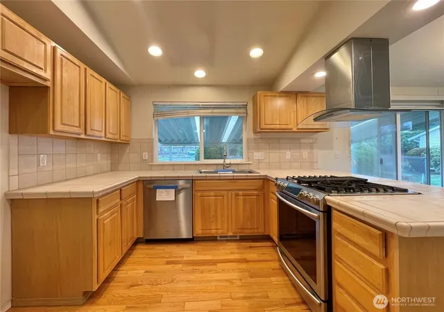 Photo 4 of Condo for sale at 7600 52nd Avenue W #47, Lakewood, WA 98499 | MLS# NWM2541820 | Listing updated on 2026-09-24