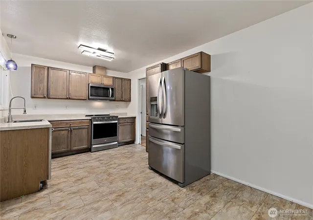 Photo 4 of Sale Pending at 2015 E 57th Street, Tacoma, WA 98404 | MLS# NWM2541846 | Listing updated on 2026-09-24