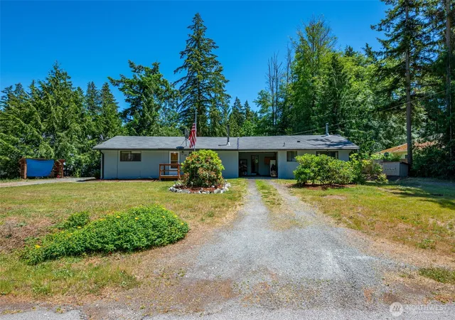 Photo 3 of Single family home for sale at 4554 N Siesta Pl, Oak Harbor, WA 98277 | MLS# NWM2541987 | Listing updated on 2026-09-22