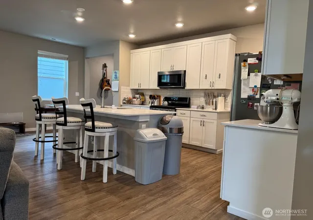 Photo 4 of Single family home for sale at 927 Vine Maple St SE, Lacey, WA 98503 | MLS# NWM2542128 | Listing updated on 2026-09-22