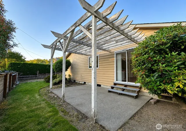 Photo 4 of House for sale at 219 7th Street NE, Puyallup, WA 98372 | MLS# NWM2542334 | Listing updated on 2026-09-22