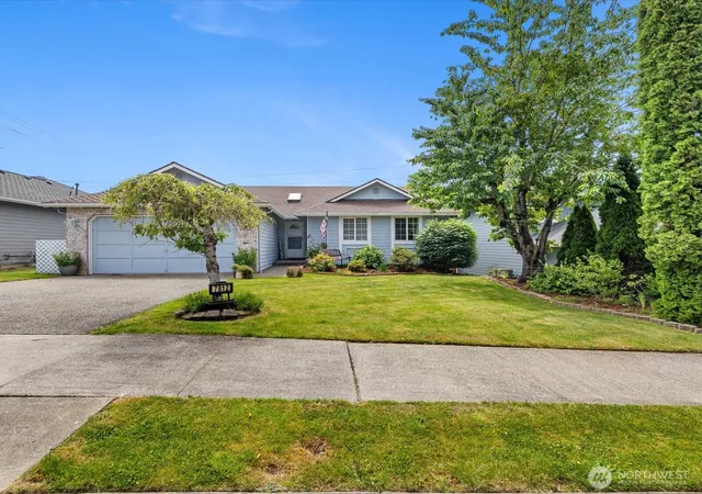 Photo 2 of Single family home for sale at 7812 Condor Dr Ne, Arlington, WA 98223 | MLS# NWM2542337 | Listing updated on 2026-09-22