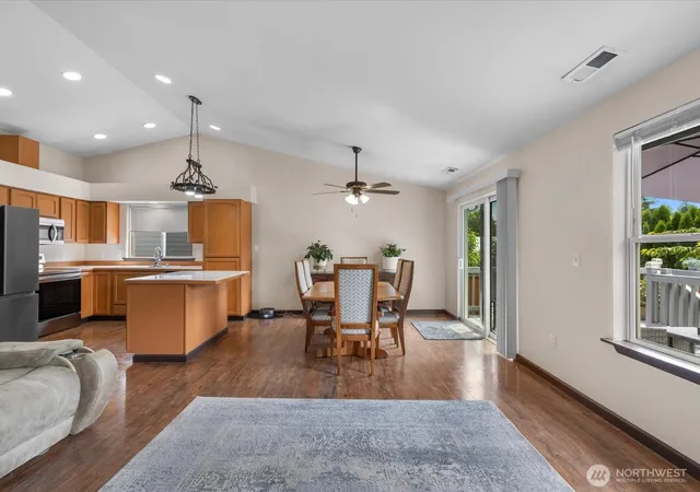 Photo 4 of Single family home for sale at 7812 Condor Dr NE, Arlington, WA 98223 | MLS# NWM2542337 | Listing updated on 2026-09-22