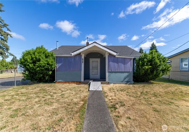 Photo 4 of Sale Pending at 634 Dearborn Ave, Shelton, WA 98584 | MLS# NWM2542656 | Listing updated on 2026-09-25