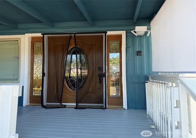 Photo 3 of Sale Pending at 415 Lakeview #F6, Lynnwood, WA 98087 | MLS# NWM2542758 | Listing updated on 2026-10-02