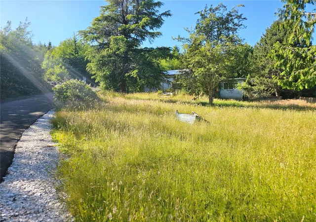Photo 2 of Sale Pending at 621 Ostman Rd, Raymond, WA 98577 | MLS# NWM2542932 | Listing updated on 2026-09-25