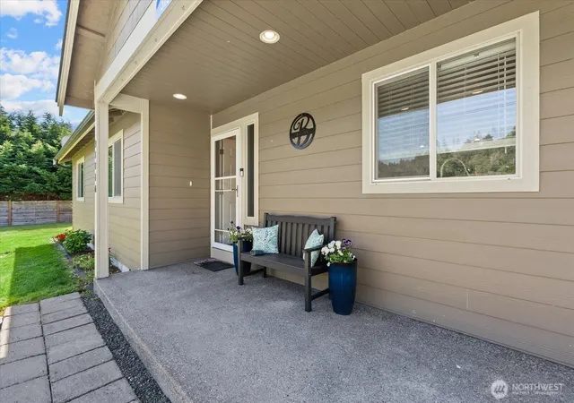 Photo 4 of Sale Pending at 31016 W Main St, Sedro Woolley, WA 98284 | MLS# NWM2542966 | Listing updated on 2026-10-01