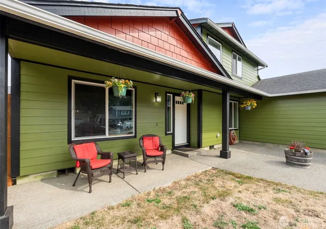 Photo 3 of Single family home for sale at 316 Camden Way, Chehalis, WA 98532 | MLS# NWM2543000 | Listing updated on 2026-09-22
