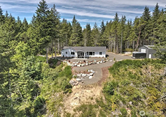 Photo 4 of Sale Pending at 361 NE Southridge Dr, Belfair, WA 98528 | MLS# NWM2543466 | Listing updated on 2026-09-23