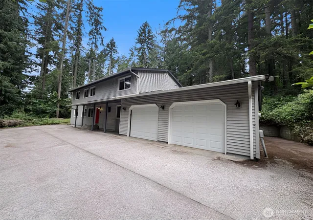 Photo 2 of Single family home for sale at 24404 Se Mirrormont Blvd, Issaquah, WA 98027 | MLS# NWM2543576 | Listing updated on 2026-09-25