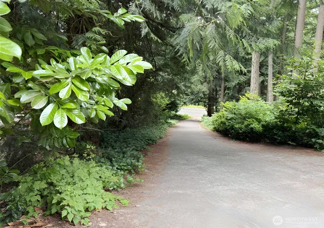 Photo 3 of Single family home for sale at 24404 Se Mirrormont Blvd, Issaquah, WA 98027 | MLS# NWM2543576 | Listing updated on 2026-09-25