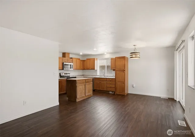 Photo 3 of Single family home for sale at 5807 S Ferdinand St, Tacoma, WA 98409 | MLS# NWM2544326 | Listing updated on 2026-09-22