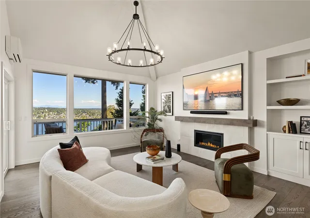 Photo 3 of Single family home for sale at 7712 89th Place Se, Mercer Island, WA 98040 | MLS# NWM2544375 | Listing updated on 2026-09-26