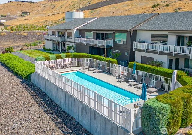 Photo 1 of Townhouse for sale at 9021 Nw Crescent Bar Rd #1, Quincy, WA 98848 | MLS# NWM2544396 | Listing updated on 2026-09-23