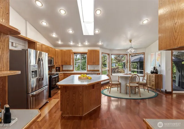 Photo 4 of Single family home for sale at 1022 Southview Dr, Walla Walla, WA 99362 | MLS# NWM2544549 | Listing updated on 2026-09-25