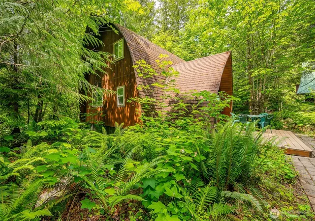 Photo 3 of Single family home for sale at 14001 Welcome Rd, Deming, WA 98244 | MLS# NWM2544575 | Listing updated on 2026-09-22
