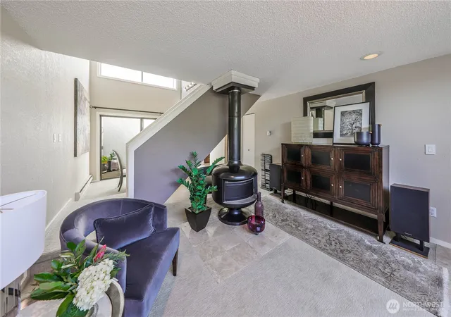 Photo 3 of Townhouse for sale at 22338 6th Avenue S #9, Des Moines, WA 98198 | MLS# NWM2544641 | Listing updated on 2026-09-29