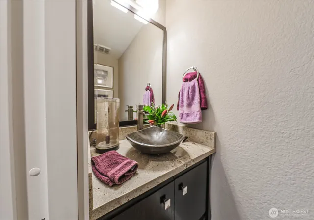 Photo 4 of Townhouse for sale at 22338 6th Avenue S #9, Des Moines, WA 98198 | MLS# NWM2544641 | Listing updated on 2026-09-29