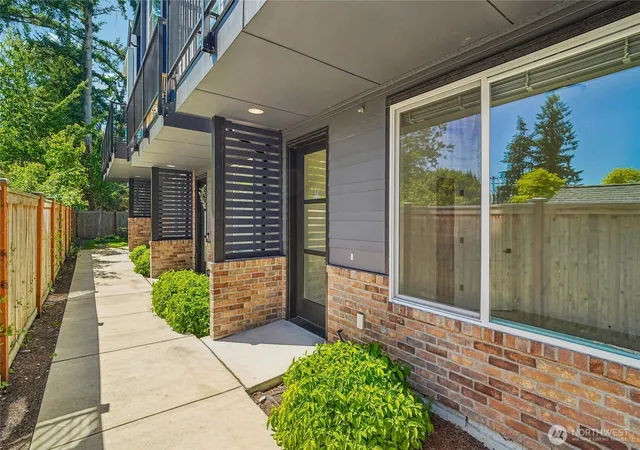 Townhouse for sale at 22906 56th Avenue W #D, Mountlake Terrace, WA 98043 | MLS# NWM2544686