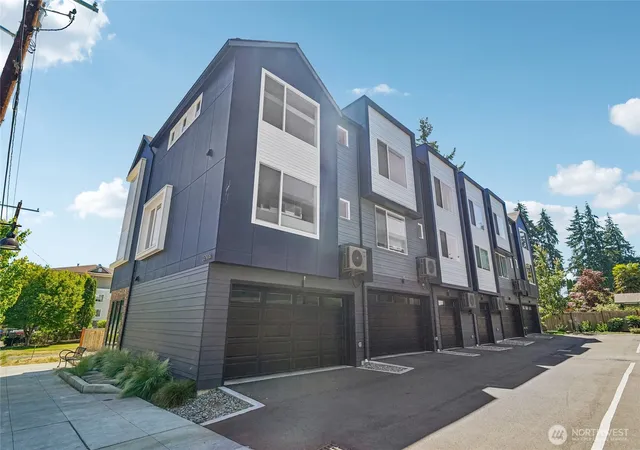 Photo 3 of Townhouse for sale at 22906 56th Avenue W #D, Mountlake Terrace, WA 98043 | MLS# NWM2544686 | Listing updated on 2026-09-25