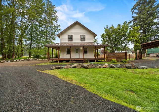 Photo 3 of Single family home for sale at 126 Tahoma St W, Packwood, WA 98361 | MLS# NWM2544700 | Listing updated on 2026-09-24