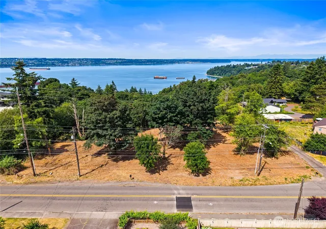 Photo 3 of Sale Pending at 2348 Browns Point Blvd, Tacoma, WA 98422 | MLS# NWM2544735 | Listing updated on 2026-09-25