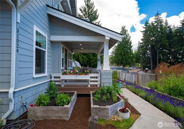 Photo 4 of Sale Pending at 31024 6th Lane SW, Federal Way, WA 98023 | MLS# NWM2544935 | Listing updated on 2026-09-25