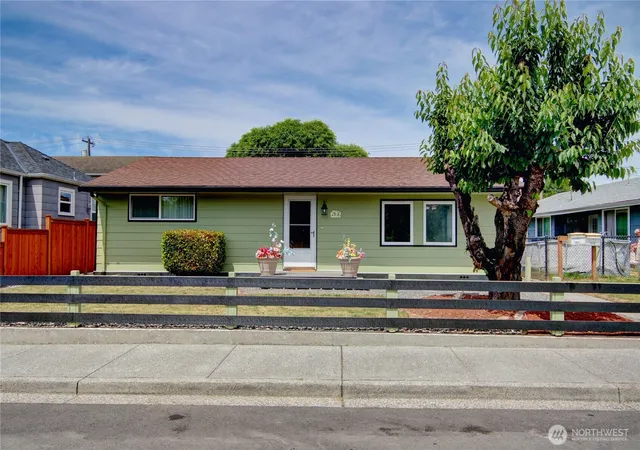 Photo 2 of Sale Pending at 1709 2nd Street, Marysville, WA 98270 | MLS# NWM2545090 | Listing updated on 2026-09-25