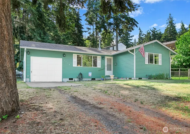 Photo 3 of Single family home for sale at 3128 Summit Blvd, Oak Harbor, WA 98277 | MLS# NWM2545106 | Listing updated on 2026-09-22
