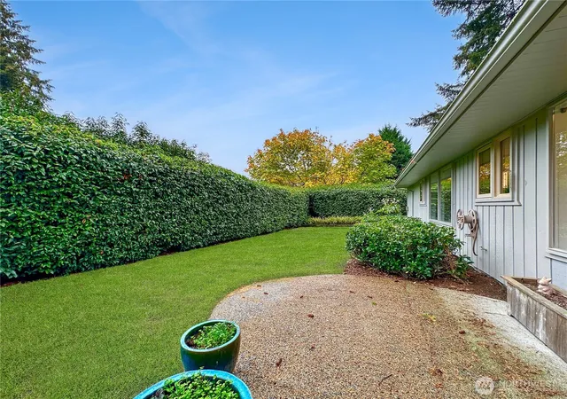 Photo 2 of Sale Pending at 7920 Ne 26th Street, Medina, WA 98039 | MLS# NWM2545217 | Listing updated on 2026-09-23