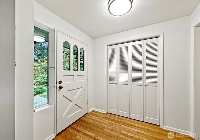 Photo 3 of Sale Pending at 7920 Ne 26th Street, Medina, WA 98039 | MLS# NWM2545217 | Listing updated on 2026-09-23