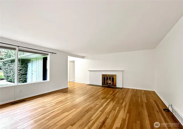 Photo 3 of Sale Pending at 7920 NE 26th Street, Medina, WA 98039 | MLS# NWM2545217 | Listing updated on 2026-09-23
