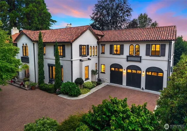 Photo 2 of Mansion for sale at 1625 Federal Ave E, Seattle, WA 98102 | MLS# NWM2545337 | Listing updated on 2026-09-30