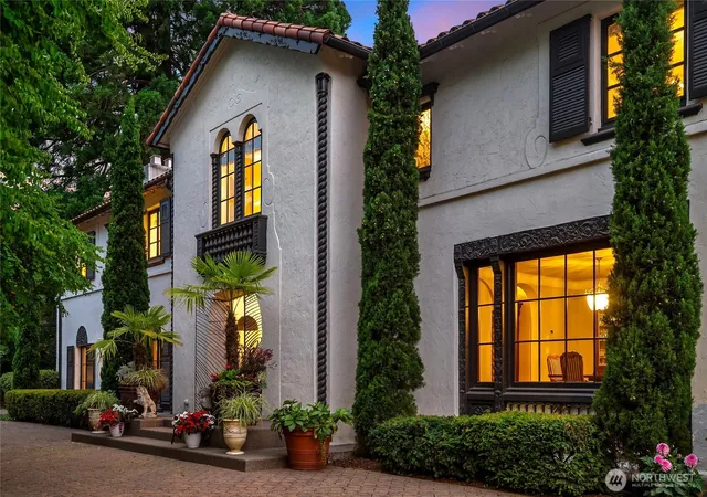 Photo 3 of Mansion for sale at 1625 Federal Ave E, Seattle, WA 98102 | MLS# NWM2545337 | Listing updated on 2026-09-30