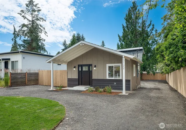 Photo 2 of Single family home for sale at 3122 Oas Dr W, University Place, WA 98466 | MLS# NWM2545385 | Listing updated on 2026-09-22
