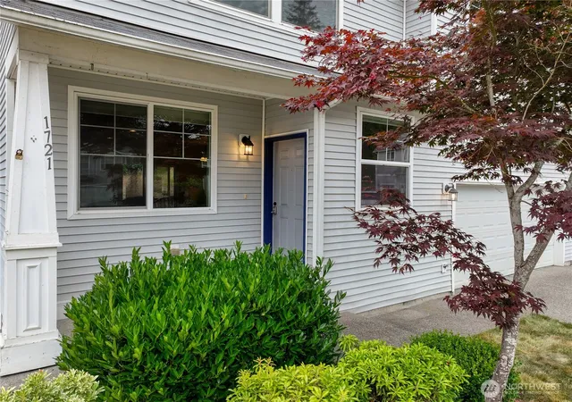 Photo 2 of Sale Pending at 1721 203rd Street Ct E, Spanaway, WA 98387 | MLS# NWM2545395 | Listing updated on 2026-09-21