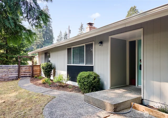 Photo 2 of Single family home for sale at 10511 Cedrona St Sw, Lakewood, WA 98498 | MLS# NWM2545965 | Listing updated on 2026-09-22