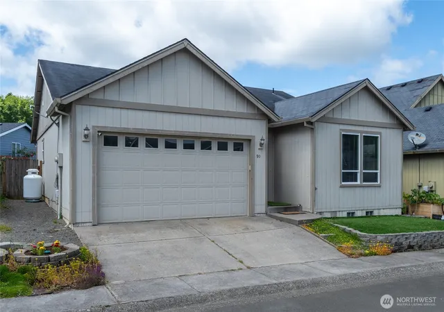 Photo 2 of Single family home for sale at 90 Glen Gate Loop, Cathlamet, WA 98612 | MLS# NWM2546332 | Listing updated on 2026-09-22
