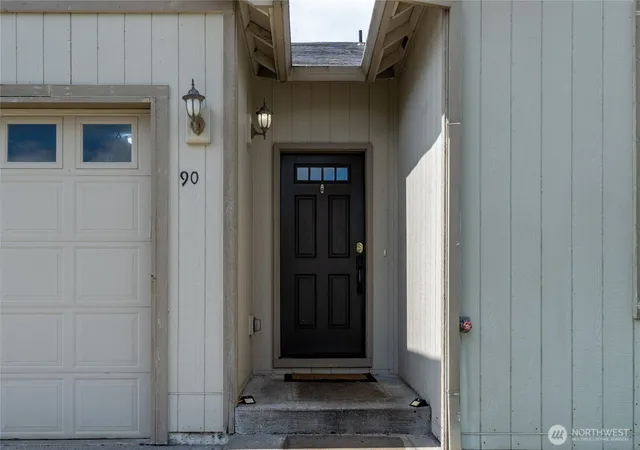 Photo 3 of Single family home for sale at 90 Glen Gate Loop, Cathlamet, WA 98612 | MLS# NWM2546332 | Listing updated on 2026-09-22