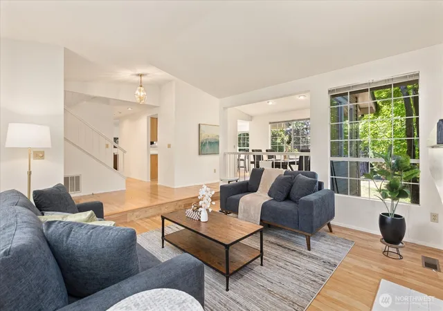 Photo 4 of Single family home for sale at 6631 114th Avenue SE, Bellevue, WA 98006 | MLS# NWM2546379 | Listing updated on 2026-10-02