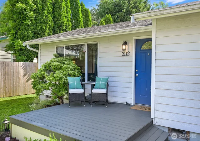 Photo 3 of Sale Pending at 3112 Greenwood Ave, Bellingham, WA 98225 | MLS# NWM2546421 | Listing updated on 2026-09-16
