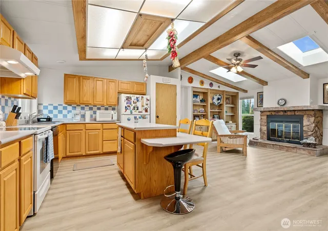 Photo 3 of Sale Pending at 8095 Rathbone Rd, Ferndale, WA 98248 | MLS# NWM2546436 | Listing updated on 2026-09-28