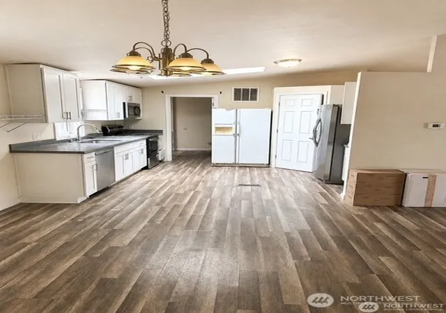 Photo 3 of Manufactured home for sale at 51 W Joslin Rd, Shelton, WA 98584 | MLS# NWM2546609 | Listing updated on 2026-09-22