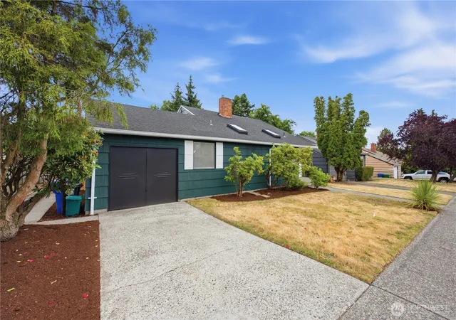 Photo 2 of Single family home for sale at 9231 26th Avenue SW, Seattle, WA 98106 | MLS# NWM2547038 | Listing updated on 2026-09-24
