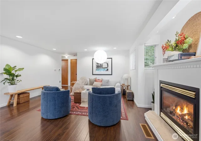 Photo 4 of Single family home for sale at 9231 26th Avenue SW, Seattle, WA 98106 | MLS# NWM2547038 | Listing updated on 2026-09-24