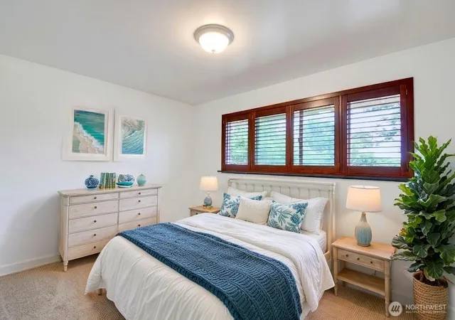 Photo 3 of Single family home for sale at 21 Southwest 8th Ave, Oak Harbor, WA 98277 | MLS# NWM2547046 | Listing updated on 2026-10-01