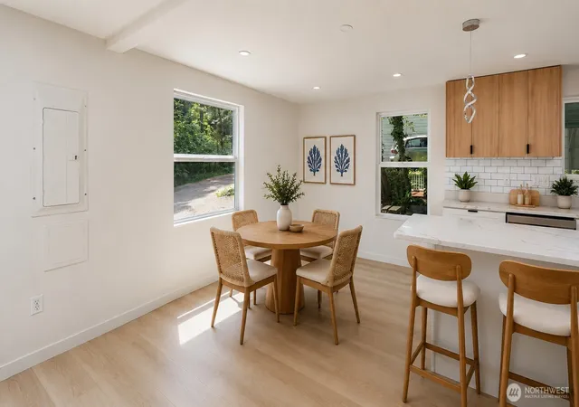 Photo 3 of Single family home for sale at 7605 Ne Hidden Cvs Rd, Bainbridge Island, WA 98110 | MLS# NWM2547090 | Listing updated on 2026-09-30